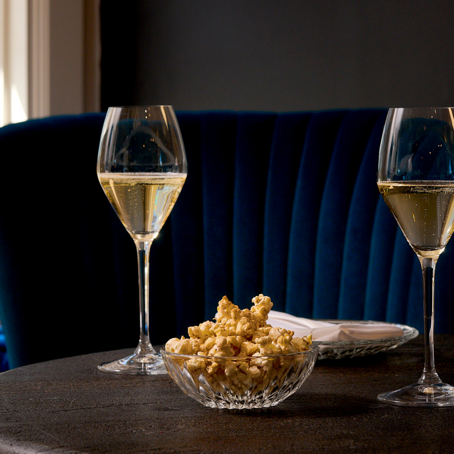 HOW STEMWARE AFFECTS CHAMPAGNE TASTE  The Caviar Co.
